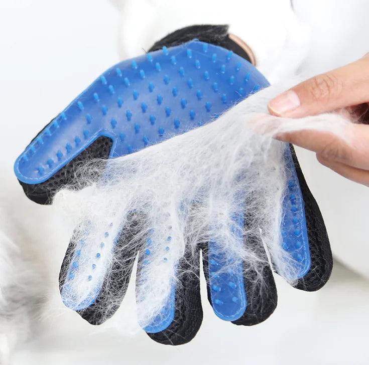 Magic Pet Grooming Glove™ — Gentle Deshedding Brush for Cats & Dogs